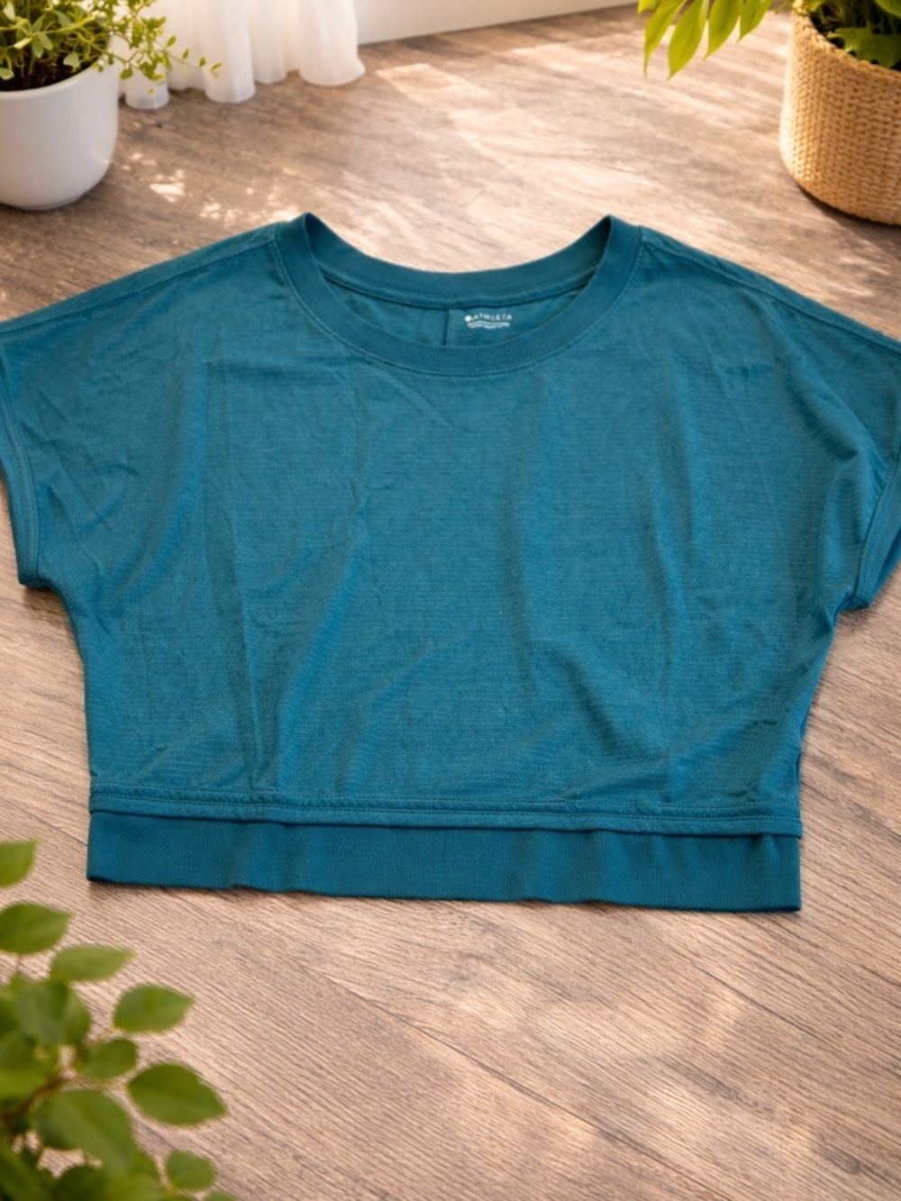 Athleta Teal Cropped Performance Tee XS Lightweight Active Top Athleisure